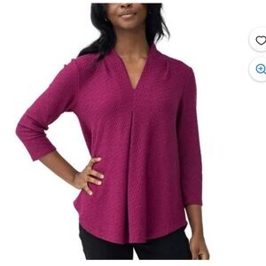 Cable & Gauge Textured V-Neck Top new with tags